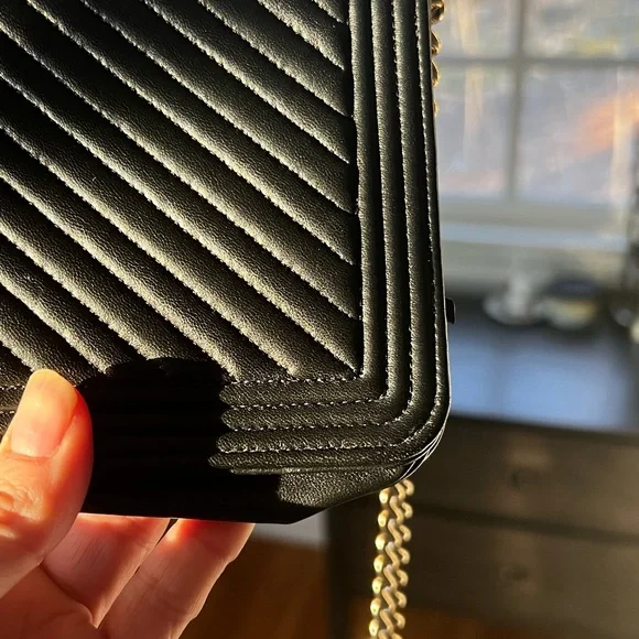 Chanel chevron, caviar leather wallet on a chain - Picture 9 of 16